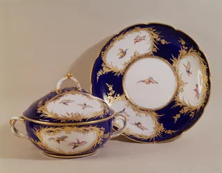 Vincennes kom en standaard, c.1745 (porselein)